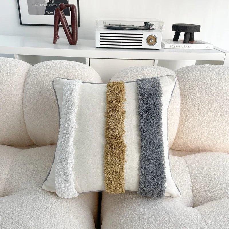 Pillows And Scatter Cushions - MOOAZAA