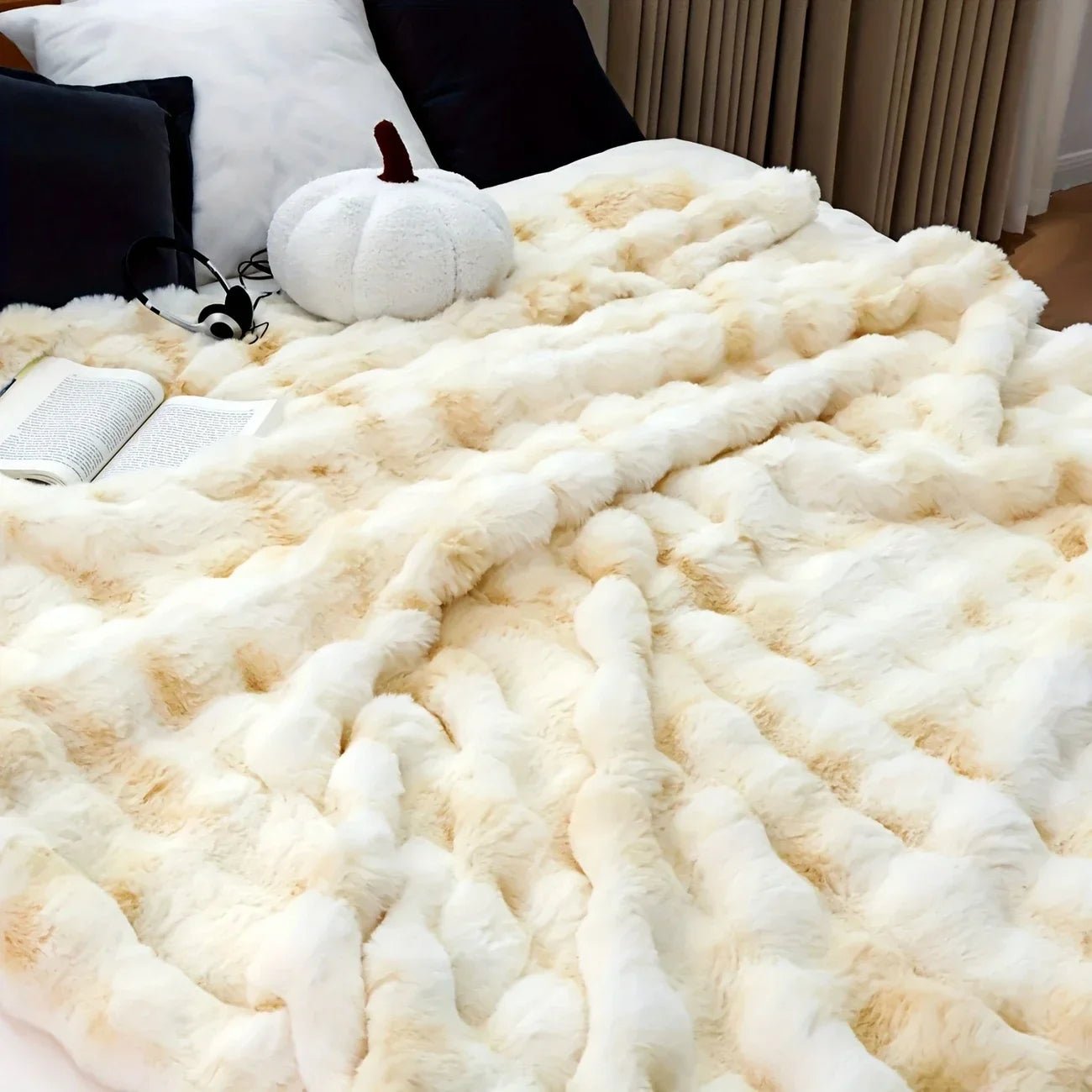 1 PC Faux Rabbit Fur ,Luxury Soft, Warm Bubble Blanket, | Cozy Throw for Bedroom, Guest Room, Living Room,4lb - MOOAZAA