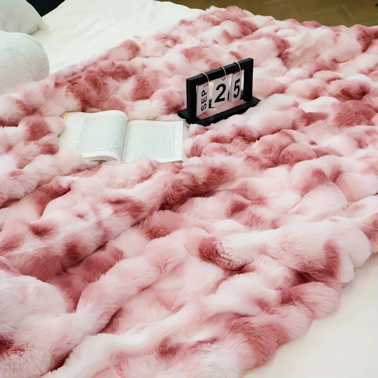 1 PC Faux Rabbit Fur ,Luxury Soft, Warm Bubble Blanket, | Cozy Throw for Bedroom, Guest Room, Living Room,4lb - MOOAZAA
