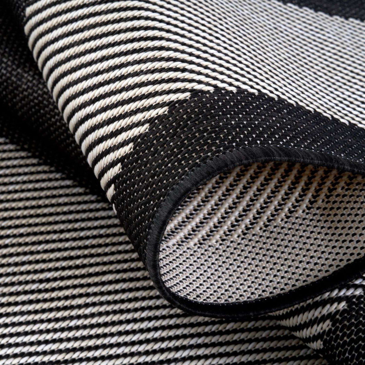 Ecology Outdoor Rug Black | 200bl