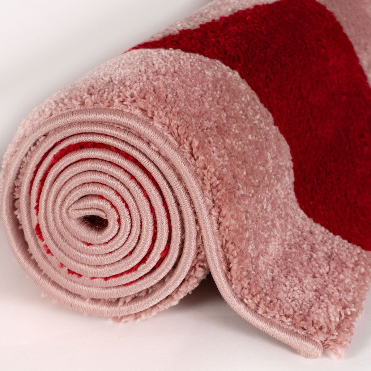 Joli Checkered Red & Pink Rug - MOOAZAA