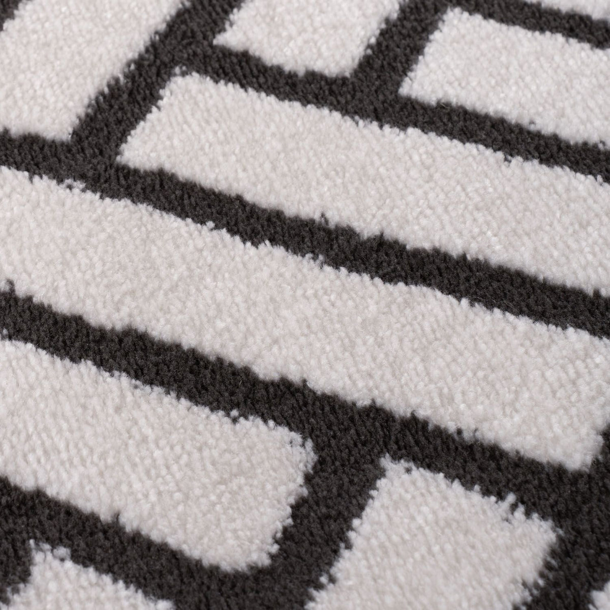 Loft Chevron Dark Grey Rug - MOOAZAA