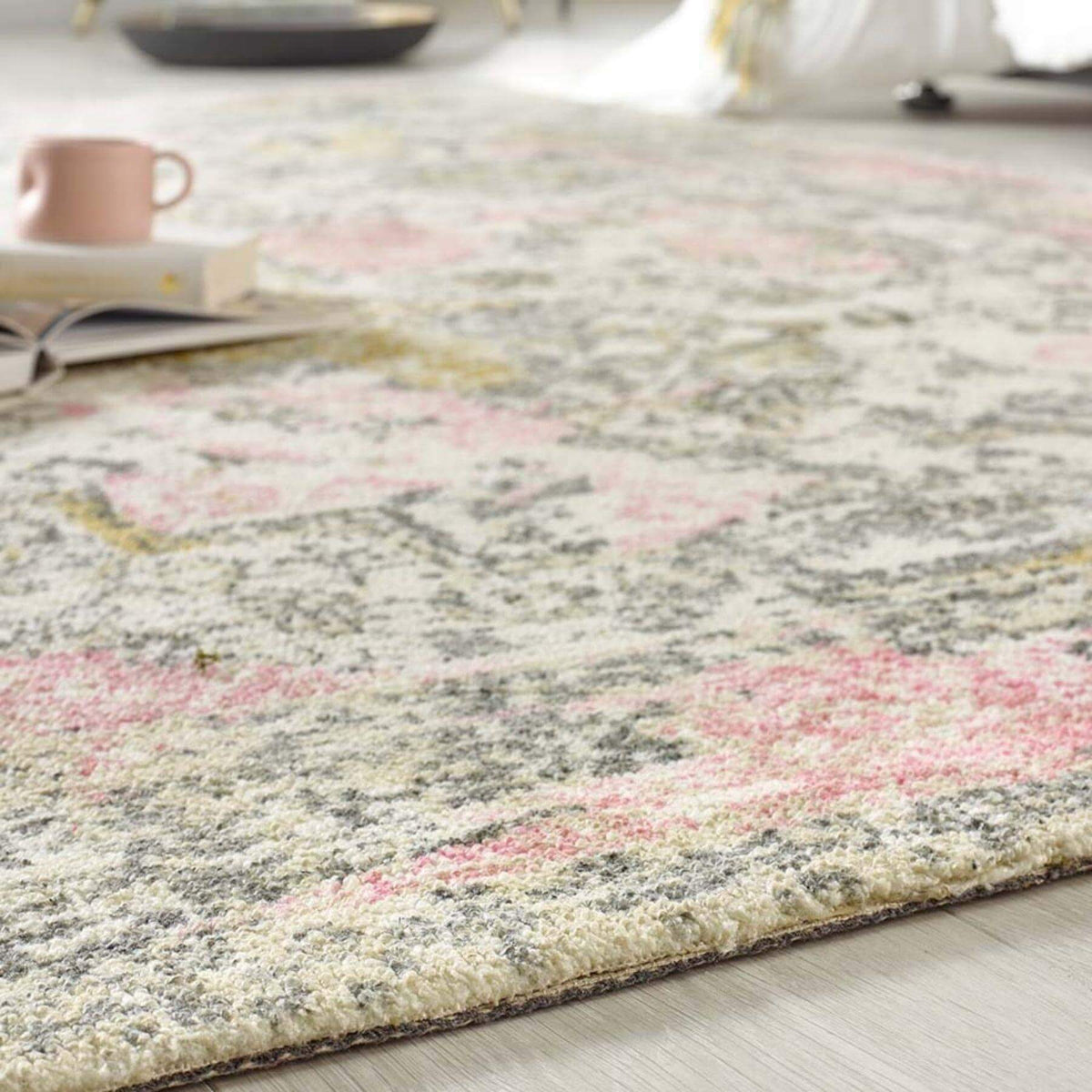 Vogue Vintage Pink Rug - MOOAZAA