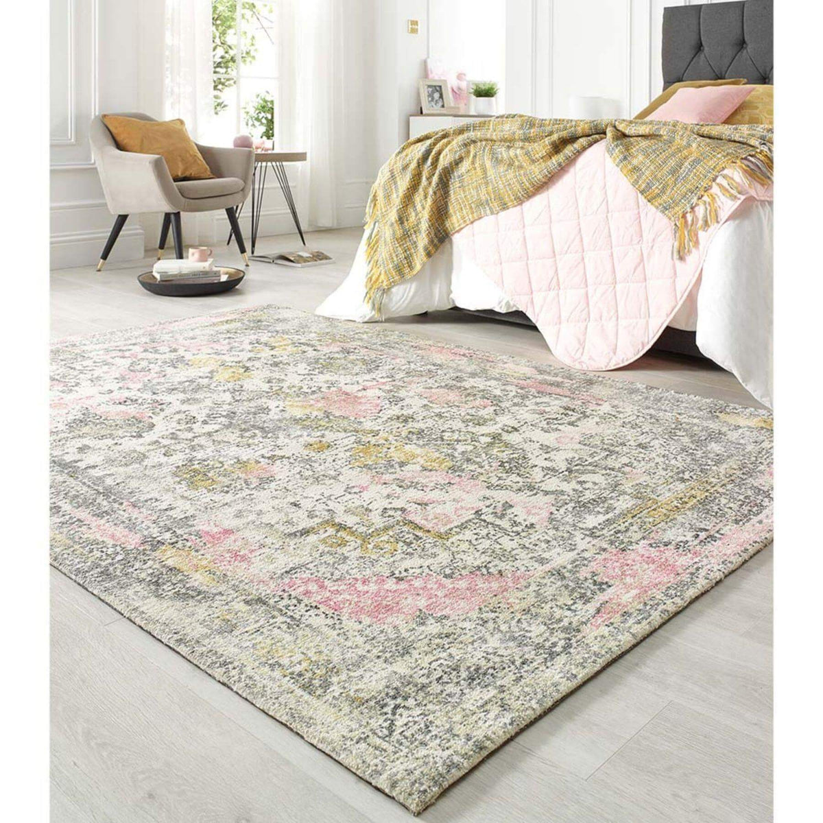 Vogue Vintage Pink Rug - MOOAZAA