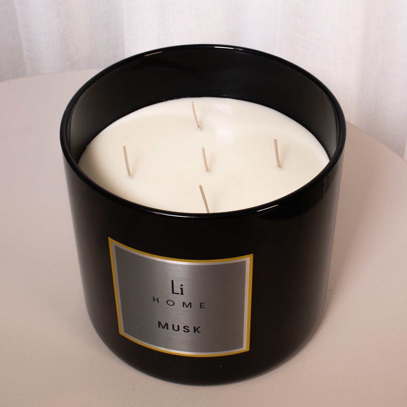 XL Candle - Musk - MOOAZAA