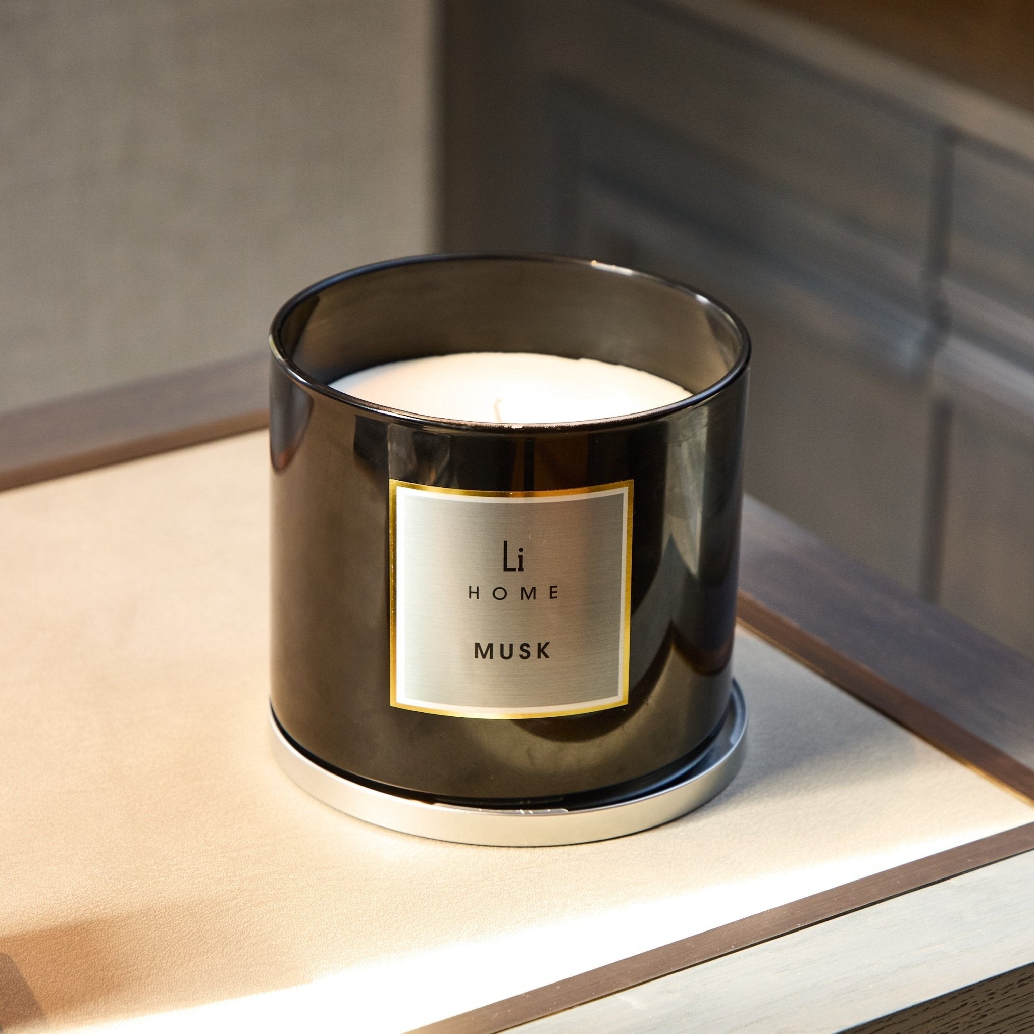 XL Candle - Musk - MOOAZAA